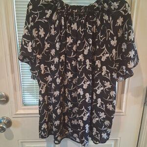 Ann Taylor Black and White Floral Short-Sleeve Blouse
